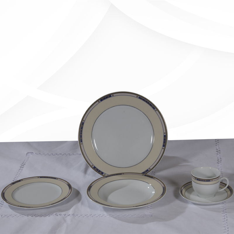 RENTA VAJILLA QUEENS DECORADO CREMA CON ORO